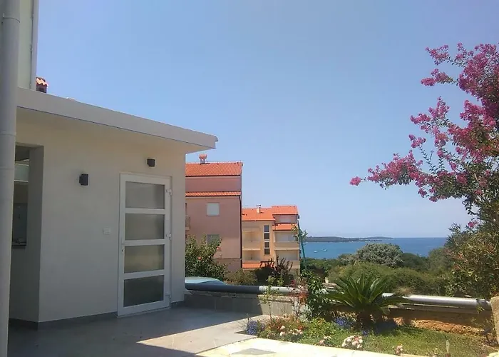 Πανσιόν Adria Πούλα