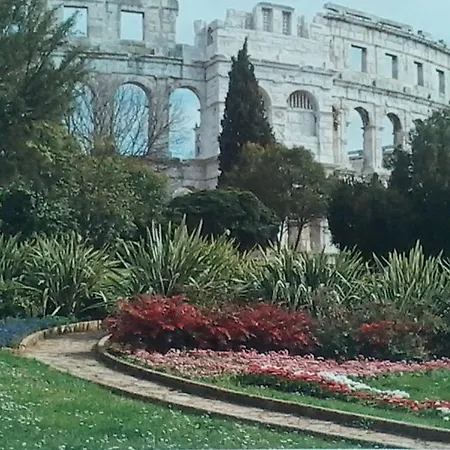 Adria Pensión Pula