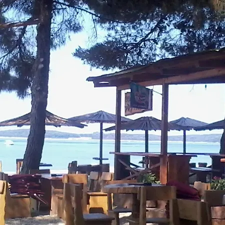 Adria ゲストハウス プーラ