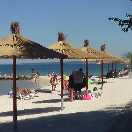 Adria ゲストハウス