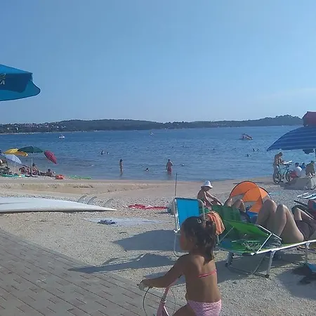 Adria ゲストハウス 3*