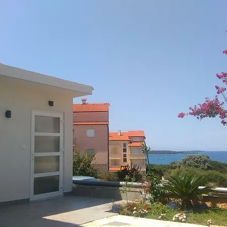 ゲストハウス Adria プーラ