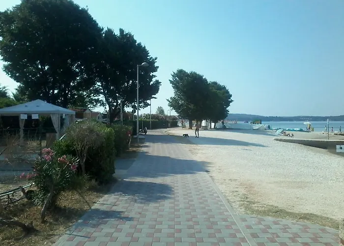 Guesthouse Adria 3* Pula